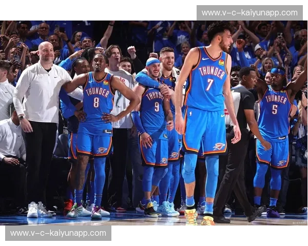 狂澜降至！NBA雷霆vs全联盟：俄城的青春风暴如何颠覆篮球旧秩序？